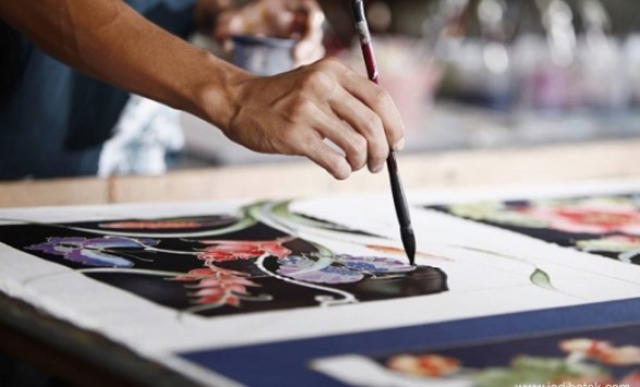 伝統的なバティック染めとピューター製作体験ツアー